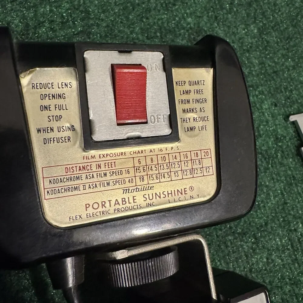 Vintage Mobilite Portable Sunshine Movie Light w/ Mount 1960s USA